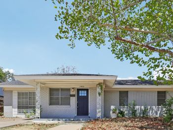 2816 W Fuller Avenue