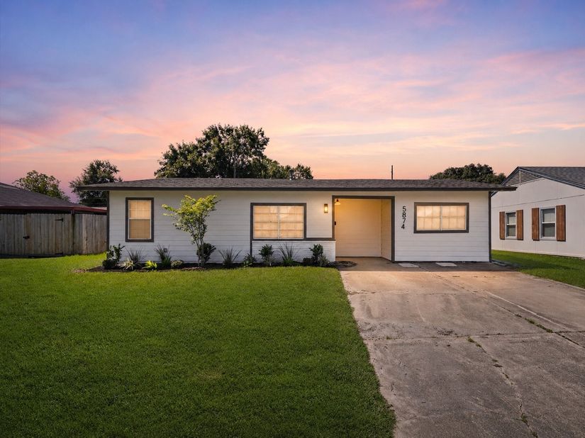 5874 Belneath Street, Houston TX 77033