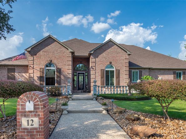 12 Lakeview Place, Houston TX 77070