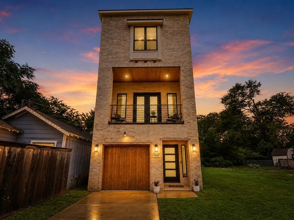 908 Muncie Avenue, Dallas TX 75212