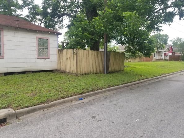 1407 Amundsen Street, Houston TX 77009