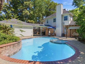 26 E Sterling Pond Circle