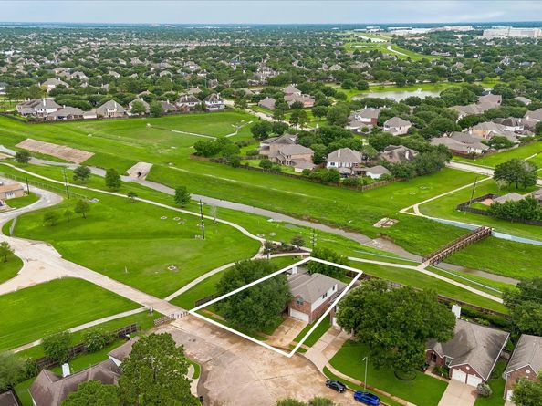 16542 Crossfield Drive, Houston TX 77095