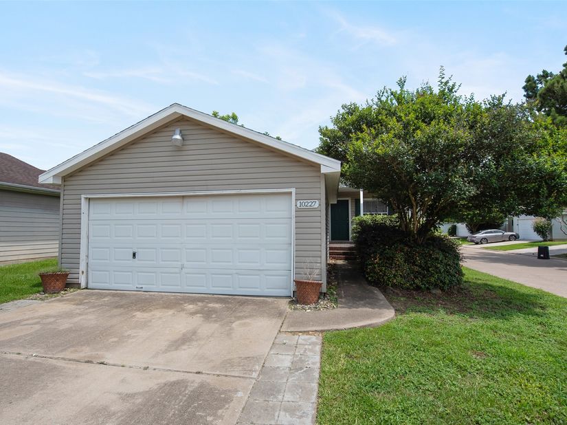 10227 Checkerberry Park Ln, Tomball TX 77375