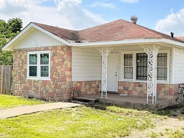335 Delaware Street, Houston TX 77029