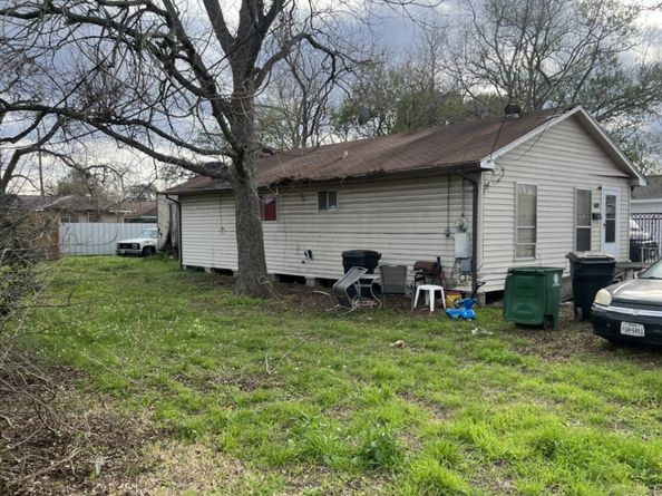 1410 E 33rd Street, Houston TX 77022
