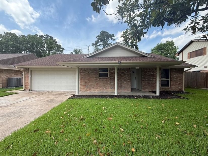 12839 LABELLE Lane, Houston TX 77015