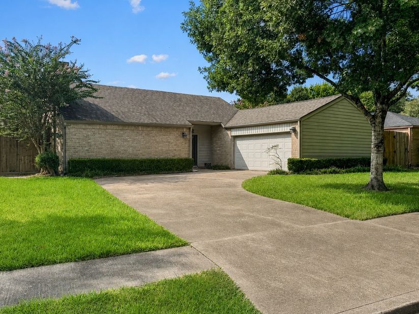9103 Chesney Downs Drive, Houston TX 77083