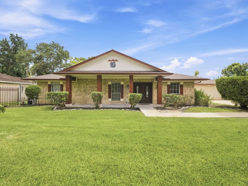 2314 Verhalen Avenue, Houston TX 77039