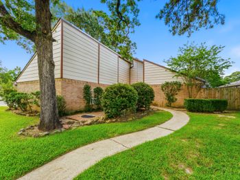 2718 Knollbrook Lane