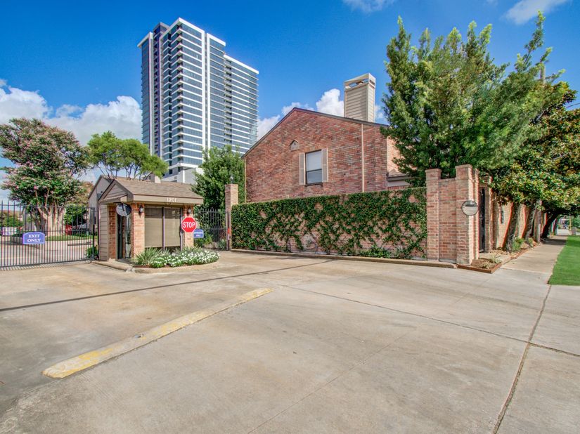 1201 Mcduffie Street 206, Houston TX 77019
