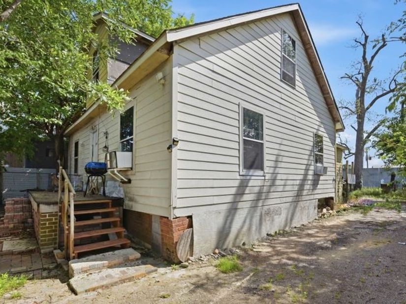 3814 Walker Street, Houston TX 77023