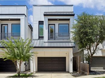 5532 Darling Street
