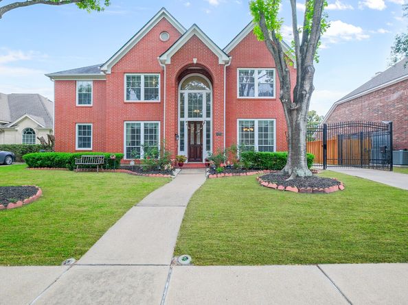 12427 Shadycrest Drive, Houston TX 77082