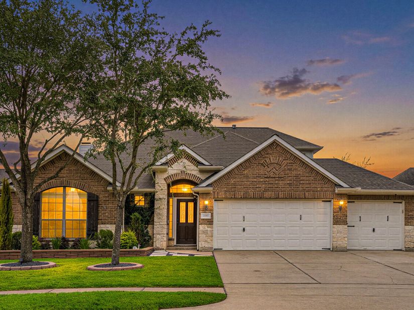 14810 S Canary Yellow Circle, Cypress TX 77433