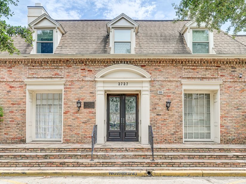 2727 Briarhurst Drive 25, Houston TX 77057