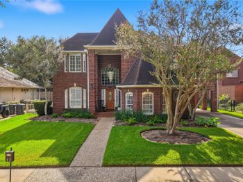 402 Lakeside Boulevard