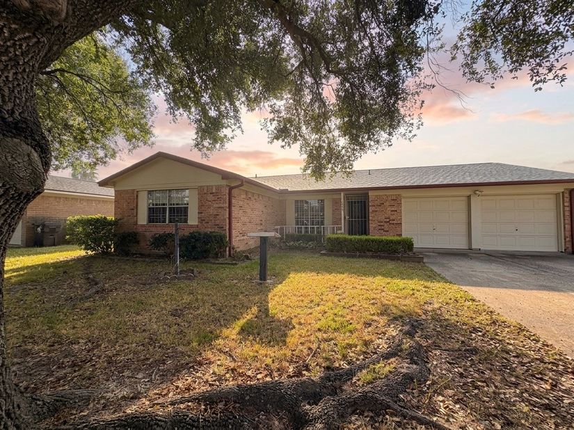 943 W Nelda Road, Houston TX 77088