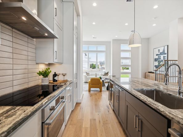 2119 Emancipation Avenue, Houston TX 77003