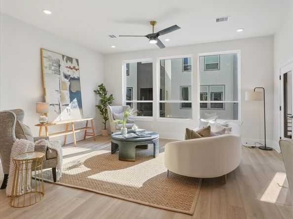 4710 Thornton Villas Lane, Houston TX 77018