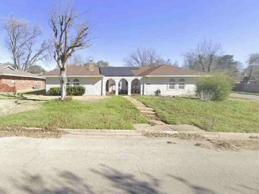3700 Kelvin Avenue, Fort Worth TX 76133