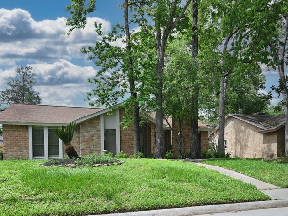 2915 Laurel Fork Drive, Kingwood TX 77339