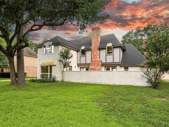 11726 Gardenglen Drive, Houston TX 77070