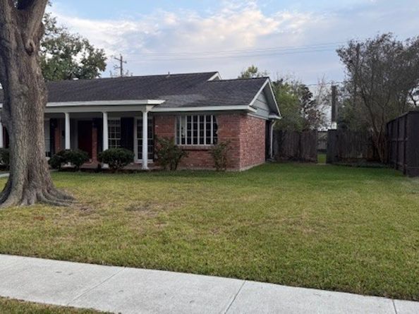 5147 Jackwood Street, Houston TX 77096