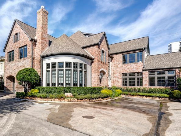 9 Upperway Lane, Houston TX 77056