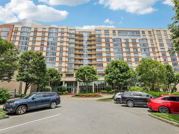8100 River Rd 613, North Bergen NJ 07047