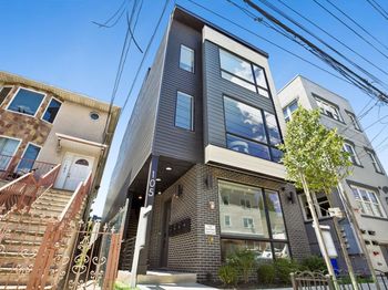 105 Laidlaw Ave