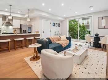 89 Bright St