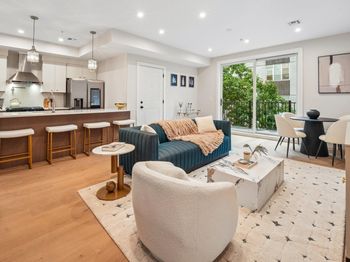 89 Bright St