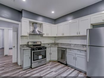 25 Bartholdi Ave