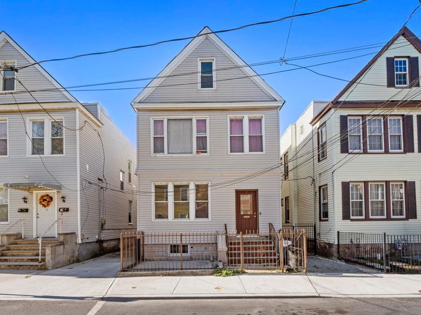 7 Vreeland Terrace, Jersey City NJ 07305