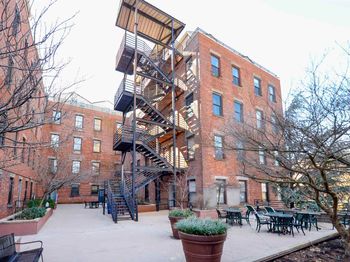 186 Wayne St