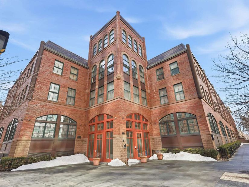 61 Grand St 2L, Jersey City NJ 07302