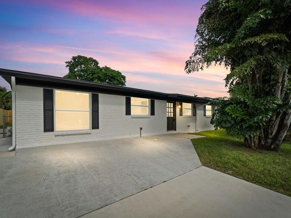 3797 Bahama Road, Palm Beach Gardens FL 33410