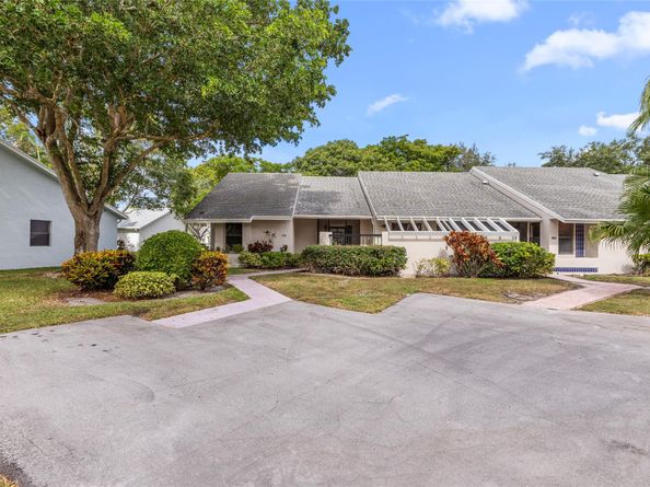 10971 Lake Front Pl 10971, Boca Raton FL 33498