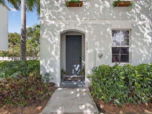 709 N St, West Palm Beach FL 33401