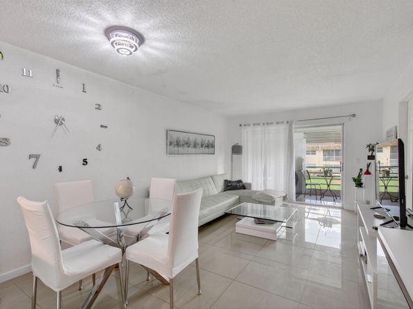 9915 Sandalfoot Boulevard 418, Boca Raton FL 33428