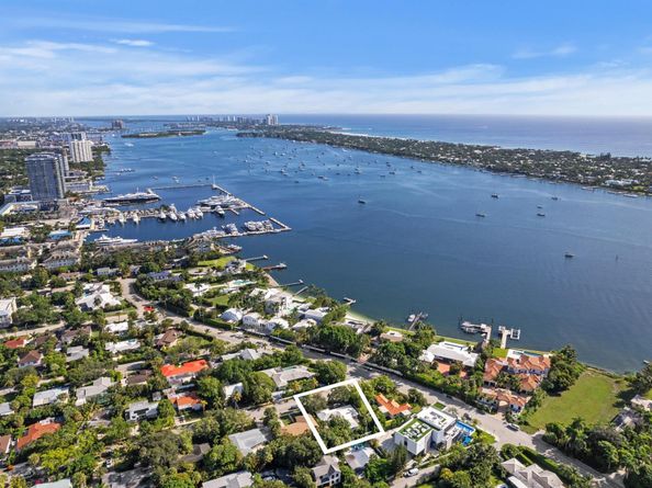 208 34th Street, West Palm Beach FL 33407