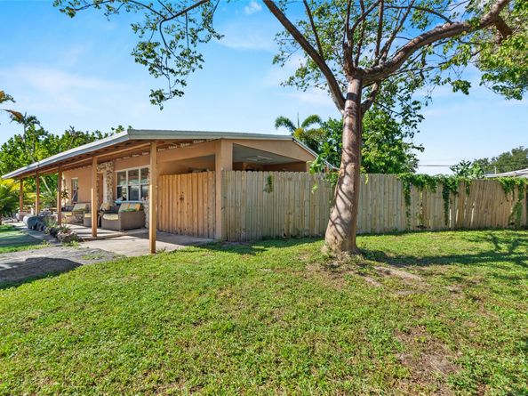 2481 NE 15th Ave, Pompano Beach FL 33064