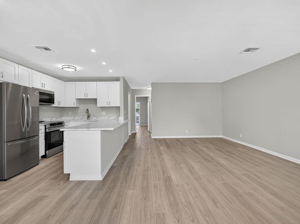 42 Easthampton B, West Palm Beach FL 33417