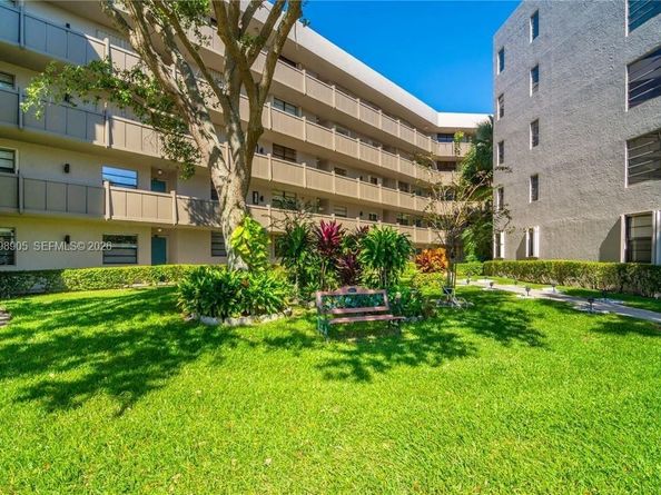 1100 Colony Point Circle 105, Pembroke Pines FL 33026