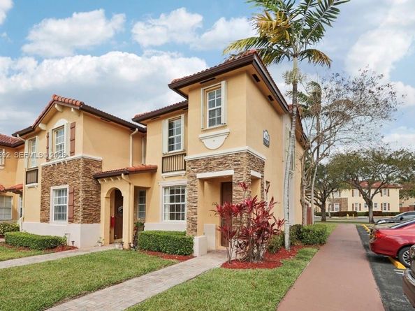 1650 NE 33rd Road 11210, Homestead FL 33033