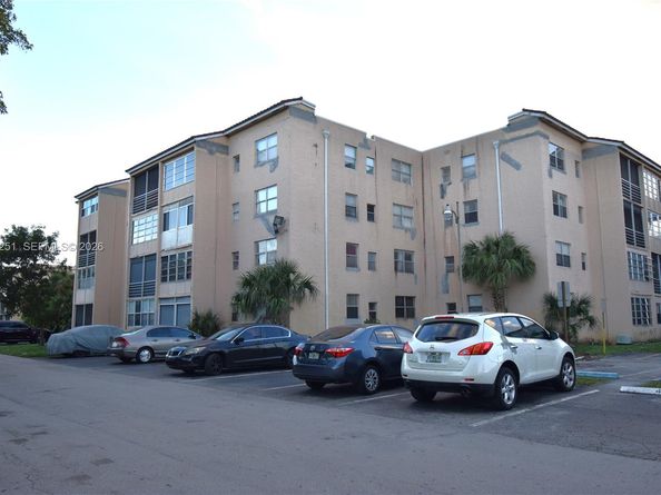 2850 Somerset Drive 414L, Lauderdale Lakes FL 33311