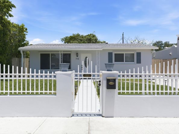 715 Green Street, West Palm Beach FL 33405