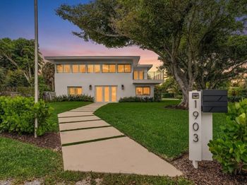 1903 Bay Drive