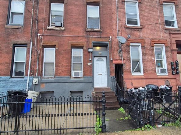2009 E Allegheny Avenue, Philadelphia PA 19134